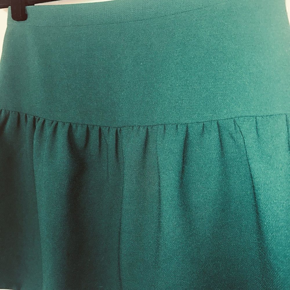3/$25 ALL Skirts J. Crew Flare Skirt- Emerald Green/Size 0 - Picture 5 of 8